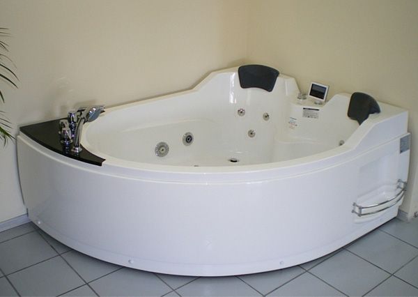 картинка Акриловая ванна Gemy G 9086 K 170x133
